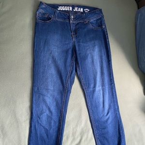 Medium Wash Jogger Jeans